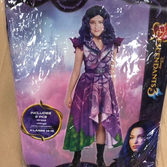 fitted lace wedding dress Amazon.com: MelangCos Musical Movie Cosplay Mal Costume Women's Princess  Fancy Sleeveless Tulle Tiered Dresses for Halloween (Purple, XS) :  Clothing, Shoes & Jewelry main image 1